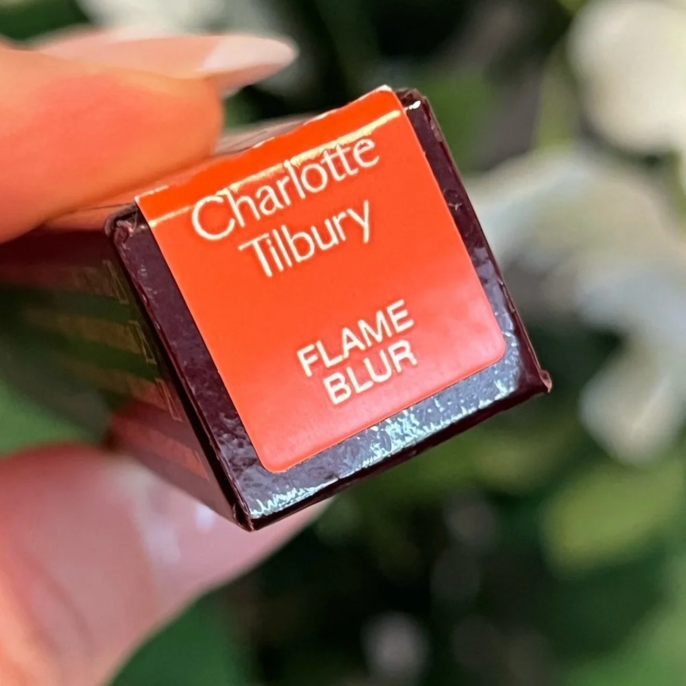 CHARLOTTE TILBURY • AIRBRUSH FLAWLESS LIP BLUR • FLAME BLUR